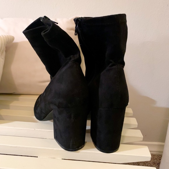 Steve Madden Viper Bootie in Black Suede size 10 - Picture 2 of 5